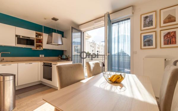 Appartement à vendre    4 pièces • 76,62 m2 Joinville-le-Pont