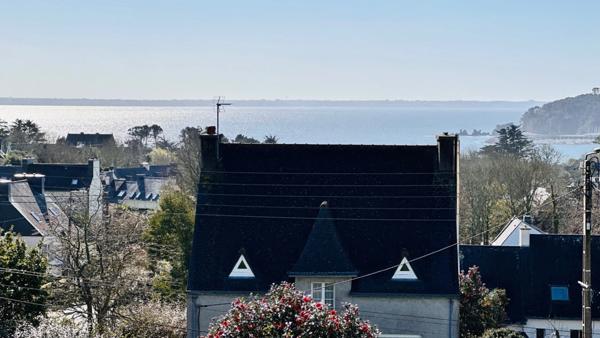 Coup de Cœur à Crozon : Élégance des Années 50 sur le Versant Sud