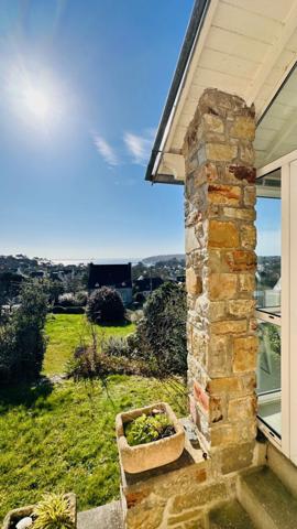 Coup de Cœur à Crozon : Élégance des Années 50 sur le Versant Sud