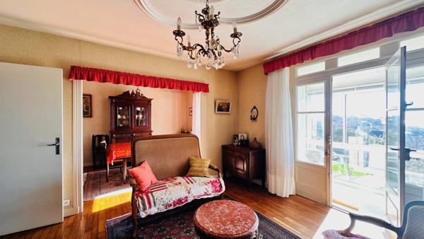 Coup de Cœur à Crozon : Élégance des Années 50 sur le Versant Sud