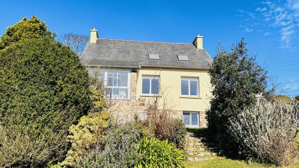 Coup de Cœur à Crozon : Élégance des Années 50 sur le Versant Sud