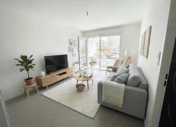 T2 CLICHY  RECENT BALCON PARKING