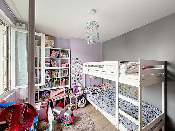 A vendre maison située à Dreux, 5 pièces, 80 m2, proche Gare et toutes commodités, secteur Hôpital