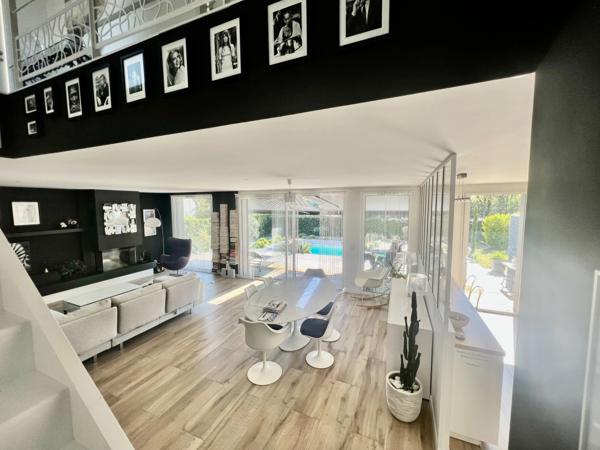 LA TURBALLE-MAISON CONTEMPORAINE 6P DE 176M2-PISCINE-GARAGE 40M2-JARDIN-SUR TERRAIN DE 720M2