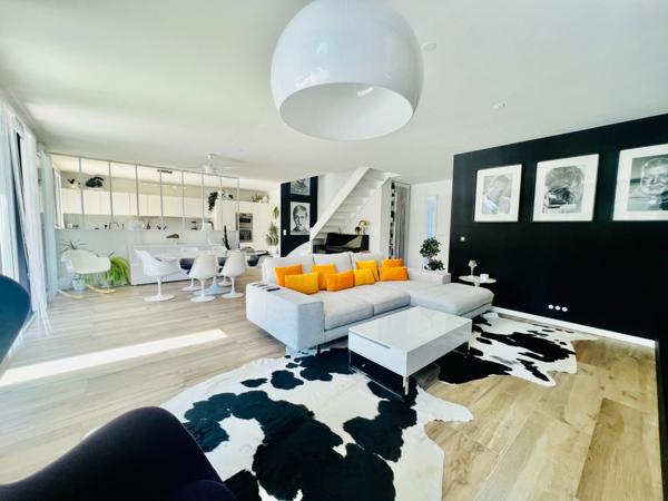 LA TURBALLE-MAISON CONTEMPORAINE 6P DE 176M2-PISCINE-GARAGE 40M2-JARDIN-SUR TERRAIN DE 720M2