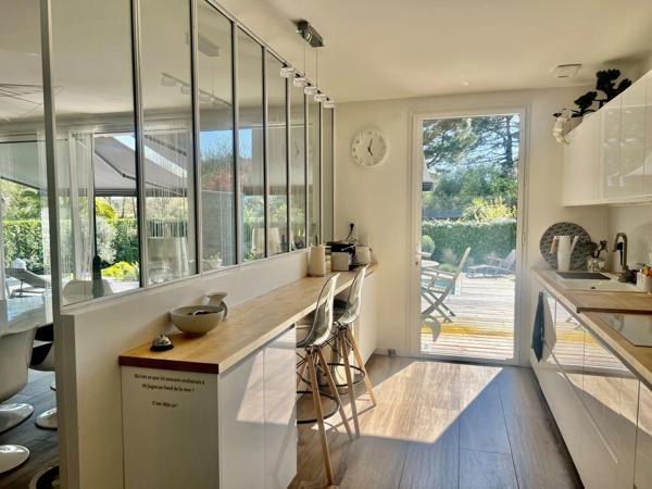 LA TURBALLE-MAISON CONTEMPORAINE 6P DE 176M2-PISCINE-GARAGE 40M2-JARDIN-SUR TERRAIN DE 720M2