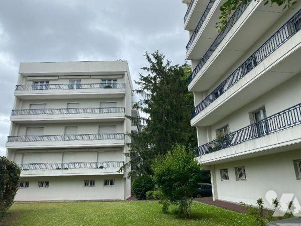 LE BOUSCAT (33110) - Dans résidence "Darchand" Bel appartement de type 4 pièces 160,62m² habita...