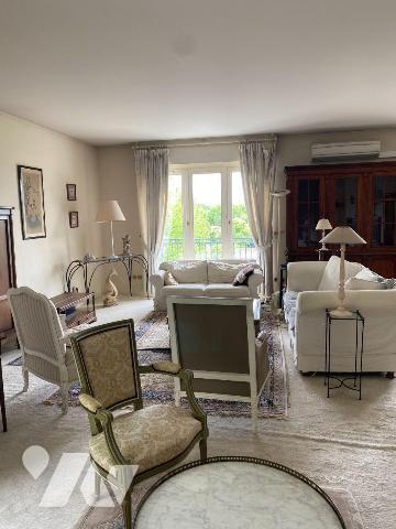 LE BOUSCAT (33110) - Dans résidence "Darchand" Bel appartement de type 4 pièces 160,62m² habita...