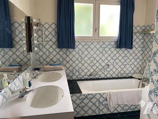 LE BOUSCAT (33110) - Dans résidence "Darchand" Bel appartement de type 4 pièces 160,62m² habita...