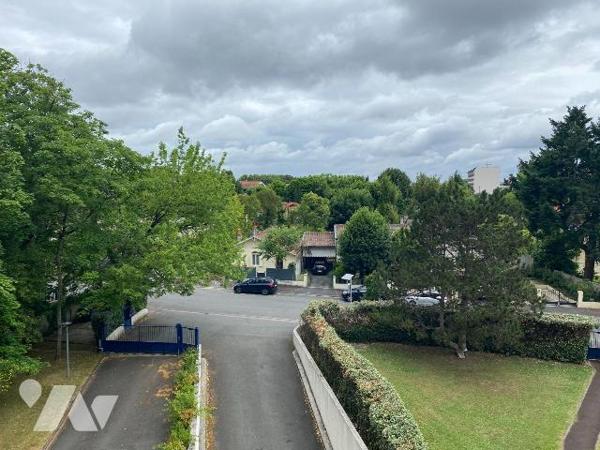 LE BOUSCAT (33110) - Dans résidence "Darchand" Bel appartement de type 4 pièces 160,62m² habita...