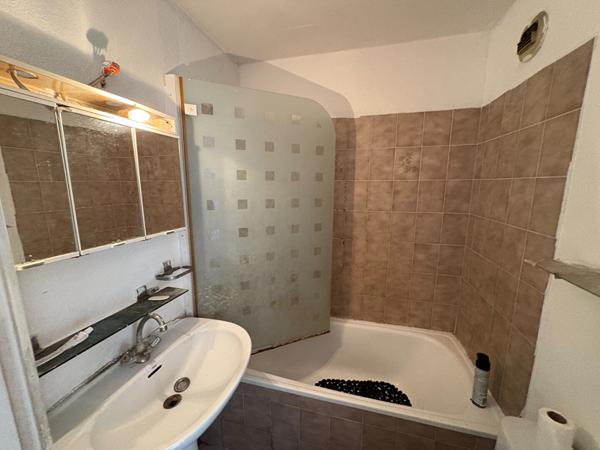 A VENDRE / Appartement  studio Nice Californie 20 m2 balcon vue mer dernier étage