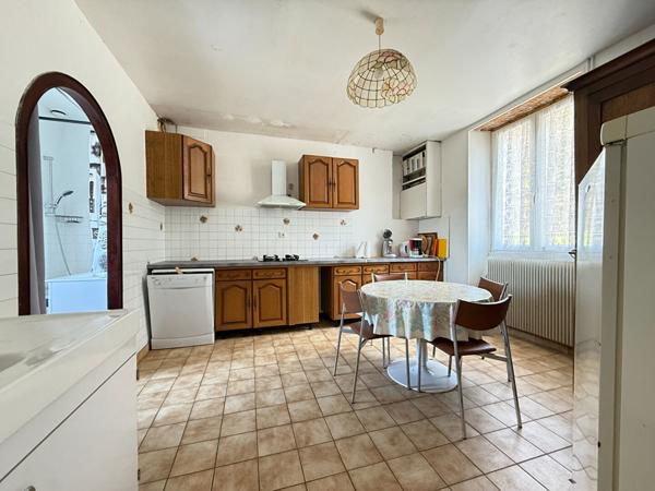 Maison - 7 pièces - 170 m²