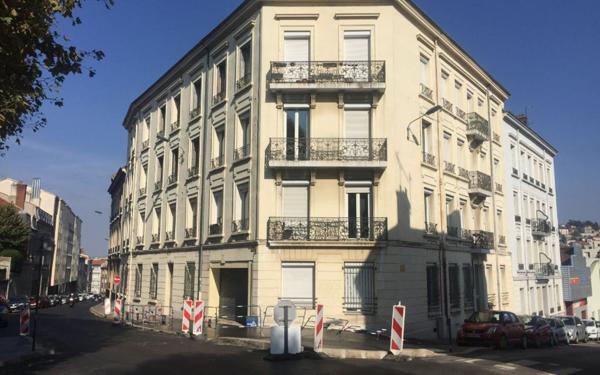 Appartement à louer    2 pièces •  Saint-Étienne