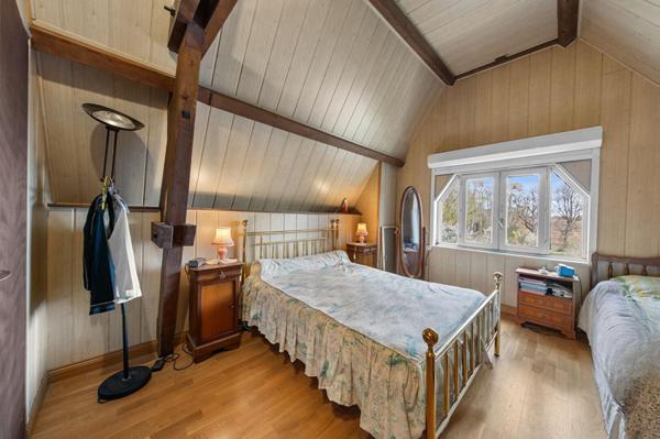 Maison à Fontaines de 190 m² avec dépendances