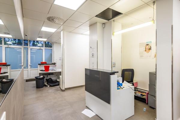 VENTE — LOCAL COMMERCIAL 250 M² | PARIS 10ème Boulevard de Strasbourg / Faubourg Saint-Martin | Convient à de nombreuses activités