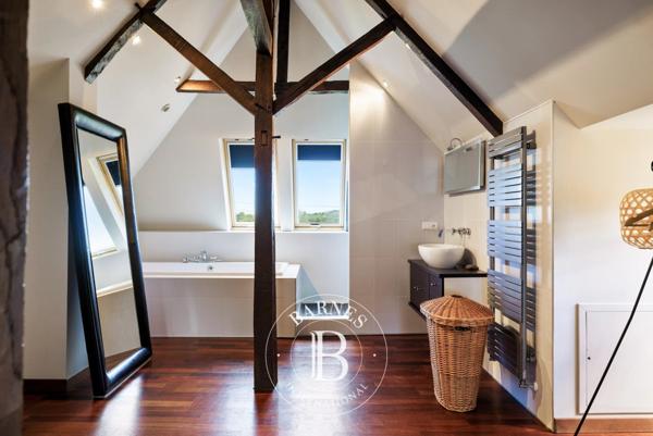 Oloron-Sainte-Marie, Maison de village 9 Chambres -  453 m² à vendre