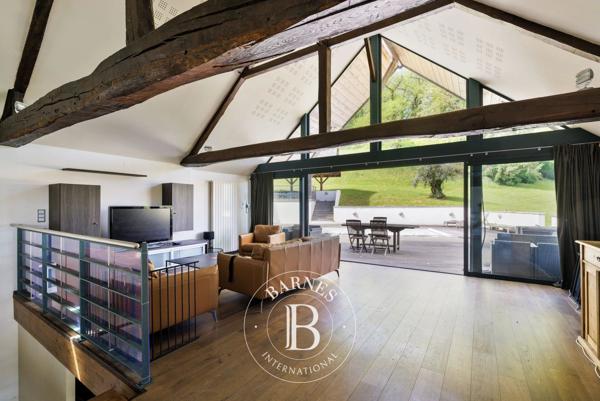 Oloron-Sainte-Marie, Maison de village 9 Chambres -  453 m² à vendre