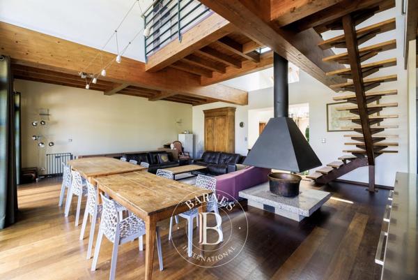 Oloron-Sainte-Marie, Maison de village 9 Chambres -  453 m² à vendre