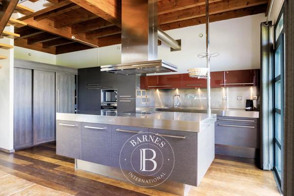 Oloron-Sainte-Marie, Maison de village 9 Chambres -  453 m² à vendre