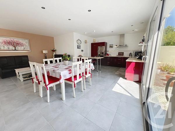 Maison à vendre  4 pièces - 92,50 m 2   ST VIVIEN  - 17