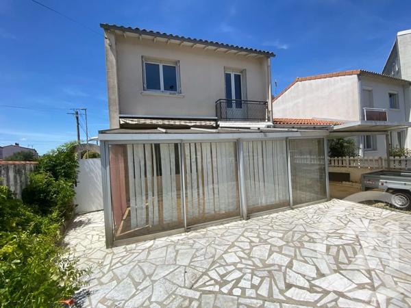 Maison à vendre  4 pièces - 92,50 m 2   ST VIVIEN  - 17
