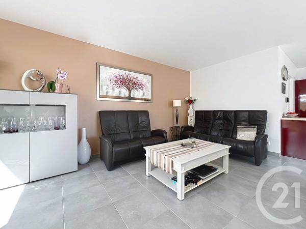 Maison à vendre  4 pièces - 92,50 m 2   ST VIVIEN  - 17