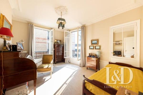  Paris 15e Métro Félix Faure Magnifique appartement familiale 6P