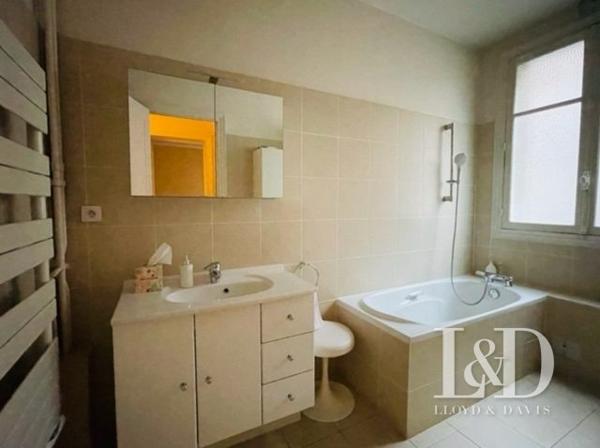  Paris 15e Métro Félix Faure Magnifique appartement familiale 6P