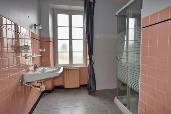 Maison à PLONEVEZ-PORZAY, 29550 - 7 pièces 167m²