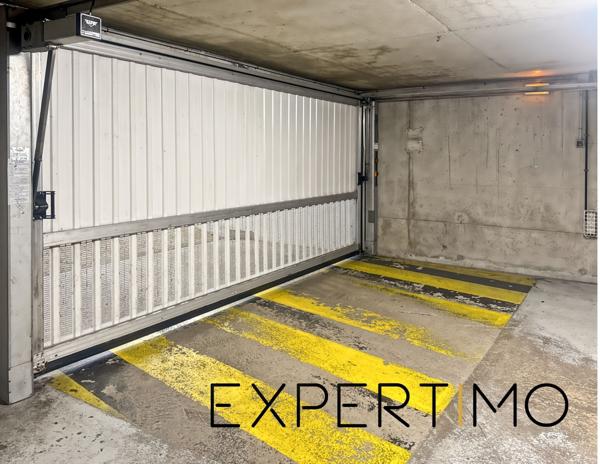 Montigny-le-Bretonneux (78180) Place de Parking en sous-sol de 20m² - Résidence LE GALION - Ascenseur - Boxable