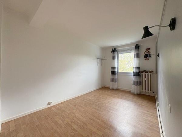 Appartement 4 pièce(s) 2 chambre(s) 65 m²