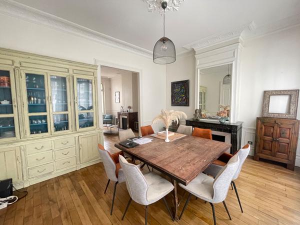 Maison bourgeoise Saint Quentin 6 pièce(s) 161 m2