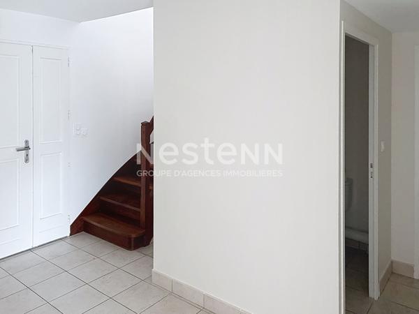 À Briollay, maison familiale avec jardin clos et garage à seulement 15 min d'Angers