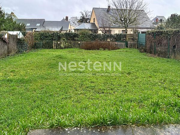 À Briollay, maison familiale avec jardin clos et garage à seulement 15 min d'Angers