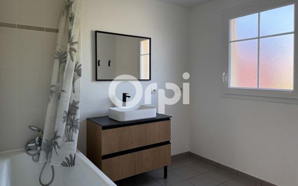 Maison à vendre    4 pièces •  Tonnay-Charente