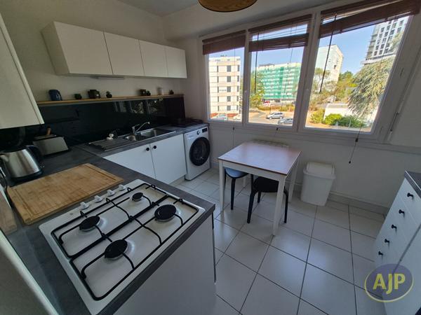 Appartement à louer Nantes : 4 pièces, 79m² avec 3 chambre(s) à 1 360€ - AJP Immobilier Rezé