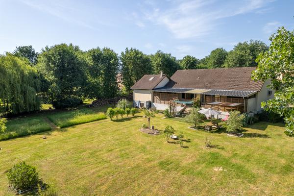 Maison Saint Hilaire De Court 7 pièce(s) 152.06 m2