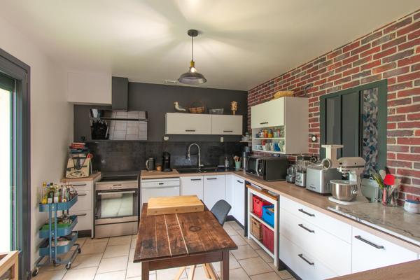 Maison Saint Hilaire De Court 7 pièce(s) 152.06 m2