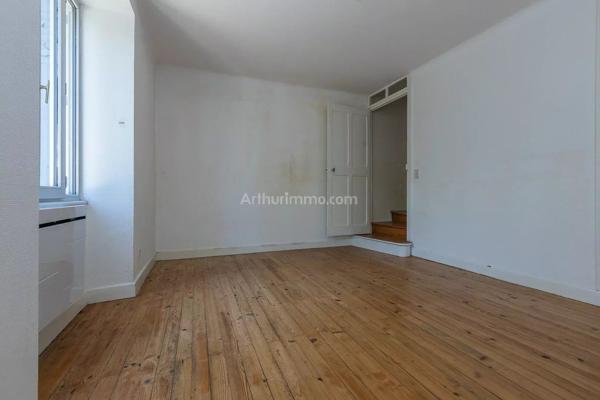 Vente                                                      Maison
                        
                     4 pièces                      127 m2                     à Saint-Jean-de-Soudain