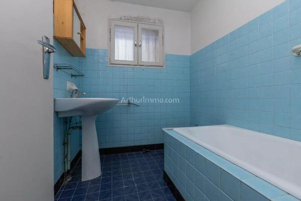 Vente                                                      Maison
                        
                     4 pièces                      127 m2                     à Saint-Jean-de-Soudain
