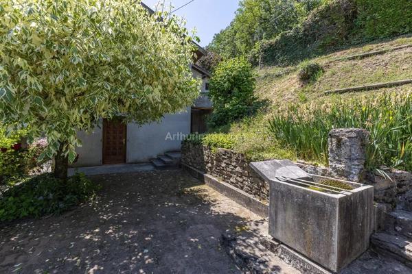 Vente                                                      Maison
                        
                     4 pièces                      127 m2                     à Saint-Jean-de-Soudain