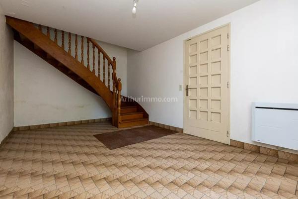 Vente                                                      Maison
                        
                     4 pièces                      127 m2                     à Saint-Jean-de-Soudain