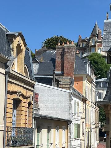 Trouville-sur-Mer – Élégant 3 pièces meublé à deux pas de la plage