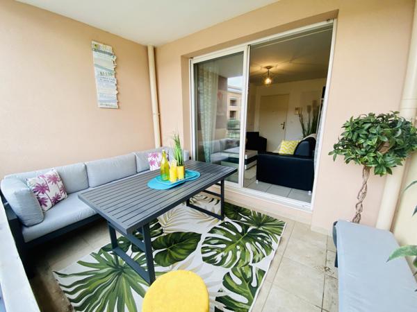 Six-Fours-les-Plages (83140) Charmant T2 meublé avec balcon et 2 places de parking