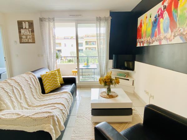 Six-Fours-les-Plages (83140) Charmant T2 meublé avec balcon et 2 places de parking