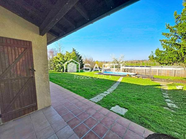 Maison traditionnelle de plain-pied au calme