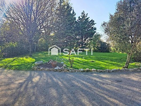 Maison traditionnelle de plain-pied au calme