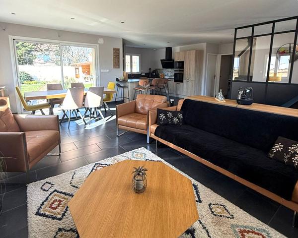 Maison de plain-pied 110 m² - 3 chambres - Jardin - Garage