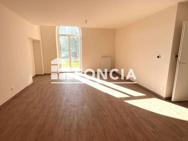 Location Appartement 3 pièces 69 m² - 1 RUE DU COLONEL FIESCHI Vernon 27200