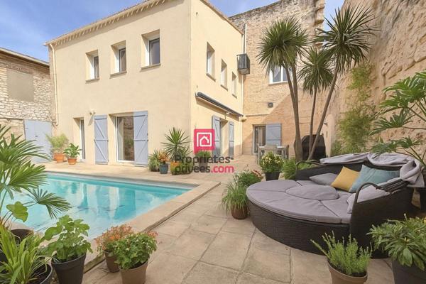 A vendre Mas en pierre de 340 m2 avec piscine  situé à Mauguio et  à 10 min de la plage